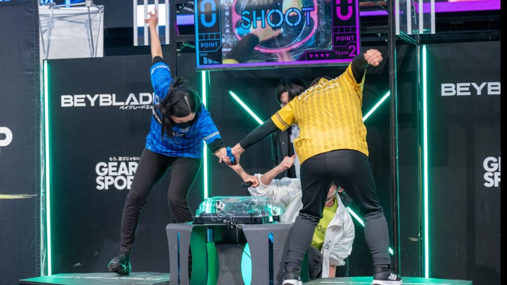 ウメダ選手が決勝戦でシュートする瞬間